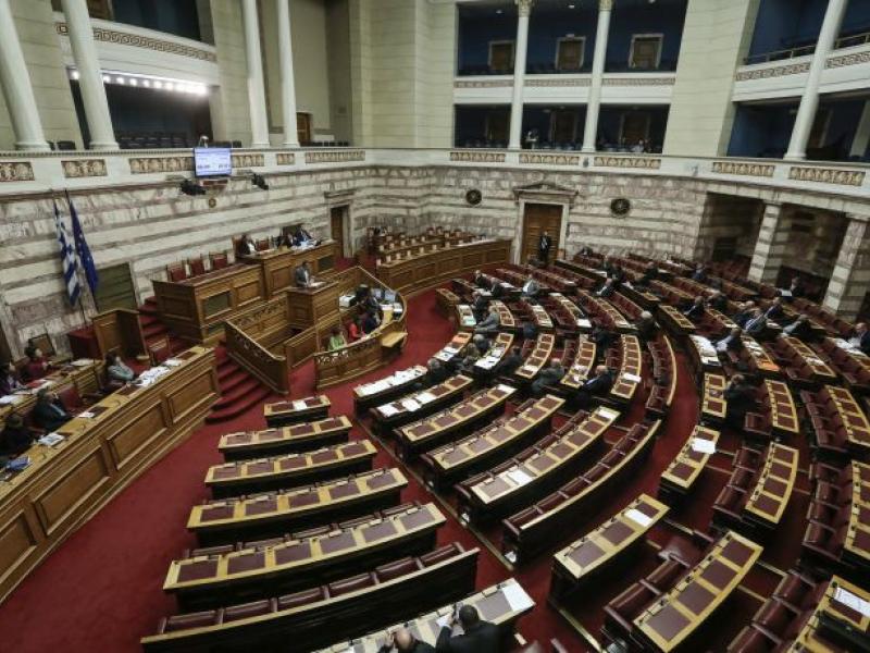 Ποια και πόσα δώρα πήραν υπουργοί και υφυπουργοί το 2022;