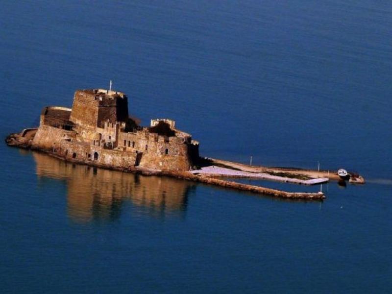 Ναύπλιο: Στο «σφυρί» το Μπούρτζι - Υπερταμείο και ΕΤΑΔ το παρουσιάζουν σε επενδυτές