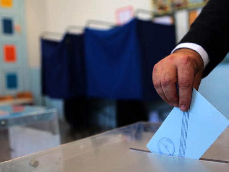 Δημοσκόπηση-κόλαφος για την κυβέρνηση: Ζητείται λογοδοσία για το δυστύχημα στα Τέμπη