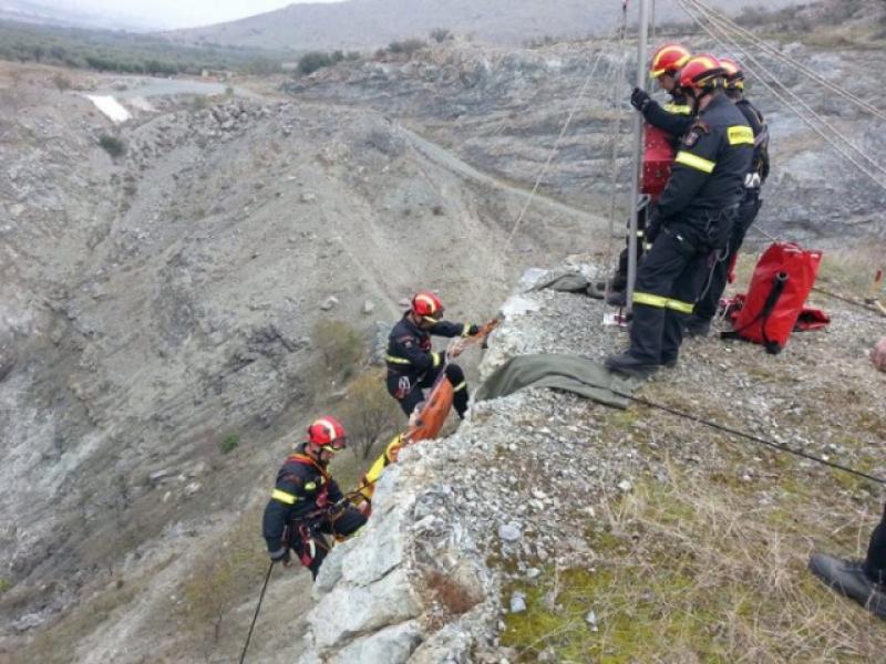 Κρήτη: Επιχείρηση διάσωσης 19χρονης - Εγκλωβίστηκε σε σπήλαιο
