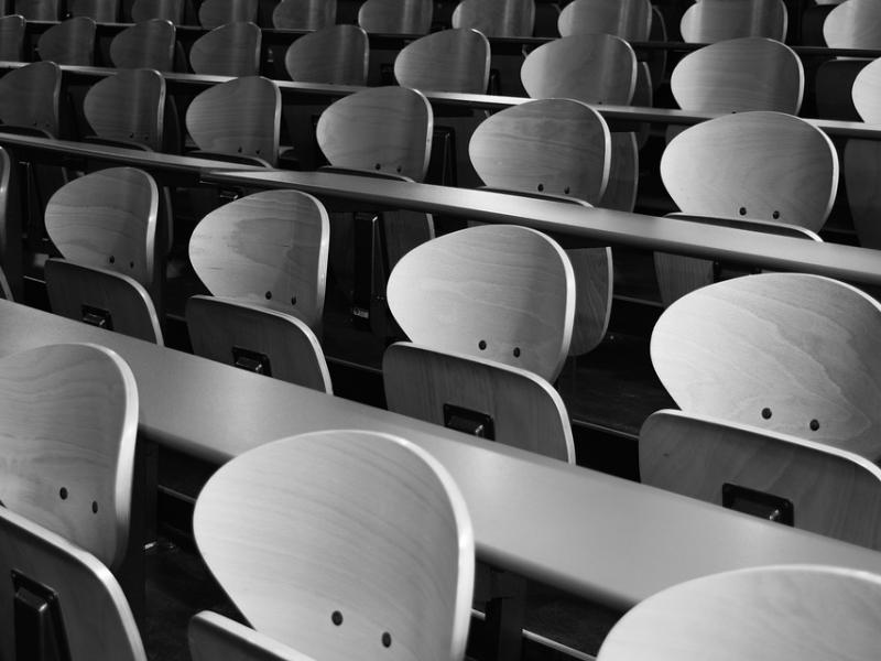 Προϊσταμένες εκτός θέσης, αλλά όχι εκτός αγώνα: Μαζικές αντιδράσεις για τις καθαιρέσεις απεργών στη ΔΙΠΕ Α’ Αθήνας