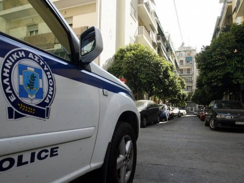 Ένοπλη ληστεία στο Παγκράτι- Απείλησε με μαχαίρι την υπάλληλο του μίνι μάρκετ
