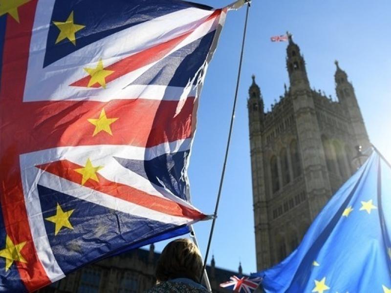 Υποτροφίες: 2.593€ σε 44 μεταπτυχιακούς-διδάκτορες για 4 εβδομάδες στη Μ.Βρετανία