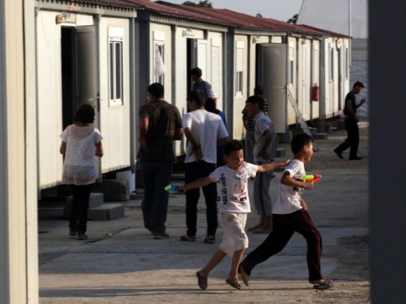 Καταγγελία: «Πετάνε» εκτός σχολείου προσφυγόπουλα από τη δομή Ελαιώνα