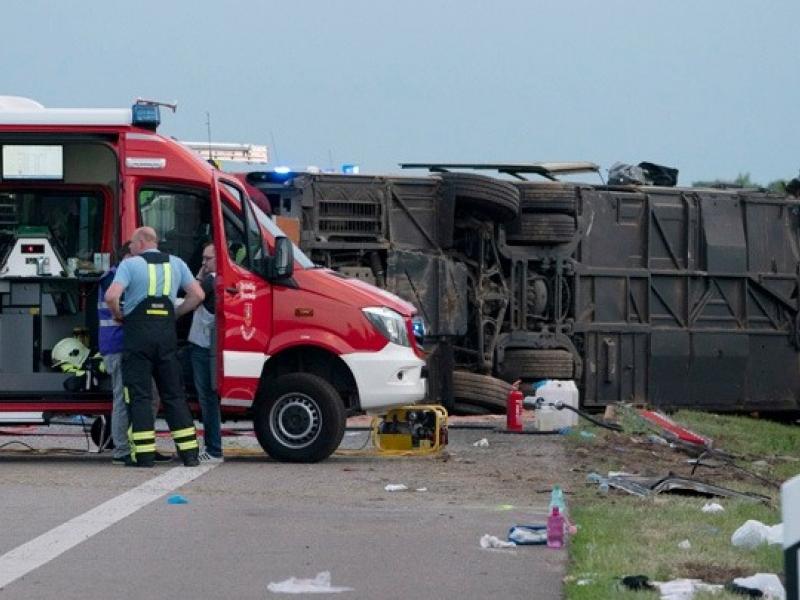 Ένας νεκρός και εξήντα τραυματίες σε τροχαίο, στη Γερμανία