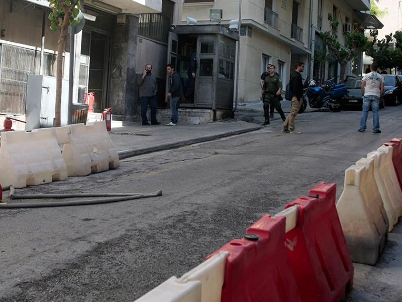 Επίθεση με μολότοφ στο Αστυνομικό Τμήμα Καισαριανής | Alfavita
