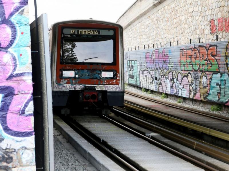 Συμμορία λήστεψε 16χρονο μαθητή σε συρμό του ΗΣΑΠ – Έξι συλλήψεις