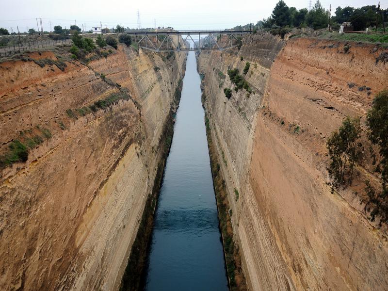 Τραγωδία: Γυναίκα έκανε βουτιά θανάτου από τη γέφυρα του Ισθμού της Κορίνθου