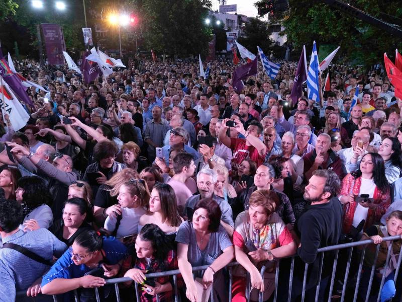 Λάρισα: Θερμή υποδοχή στον πρωθυπουργό και πρόεδρο του ΣΥΡΙΖΑ