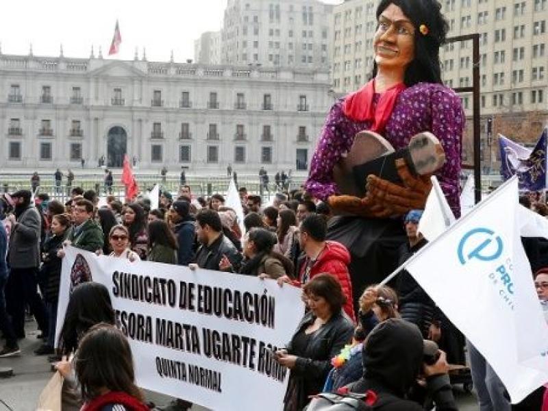 «Δεν υποχωρούμε» είπαν ξανά δεκάδες χιλιάδες εκπαιδευτικοί της Χιλής