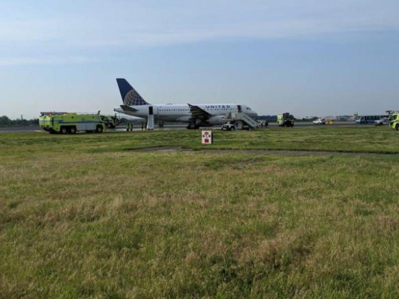 emergency landing Newark