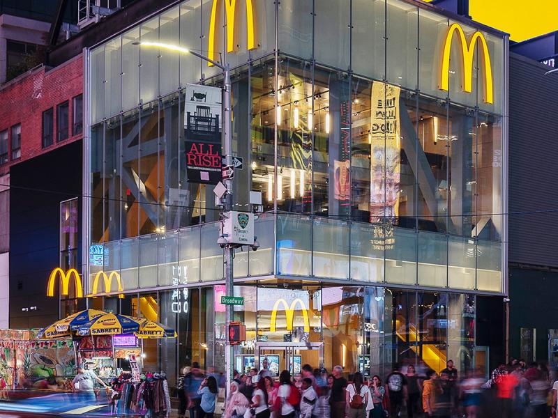Το «απόλυτο McDonald's» στην Times Square