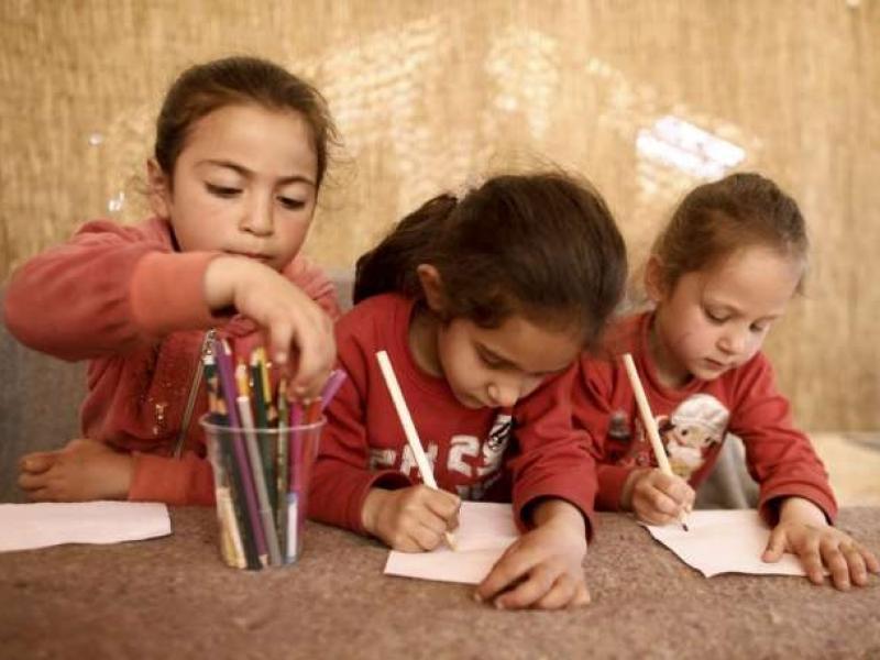 Στην «εξορία» της Ριτσώνας 200 παιδιά που δεν έχουν πρόσβαση στη δημόσια εκπαίδευση