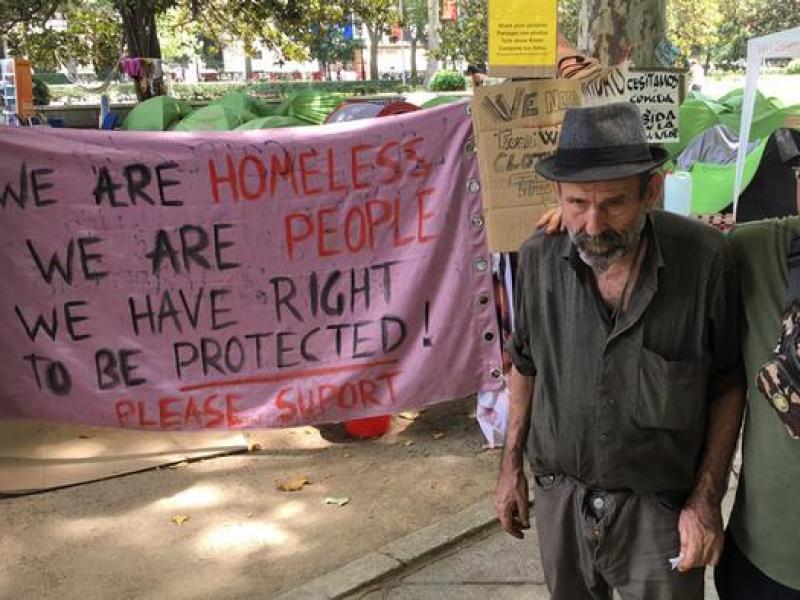 Οι άστεγοι της Μαδρίτης επαναστατούν και αυτοοργανώνονται