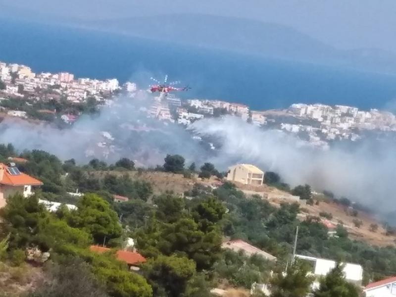 Οι πρώτες εικόνες από τη φωτιά στη Ραφήνα