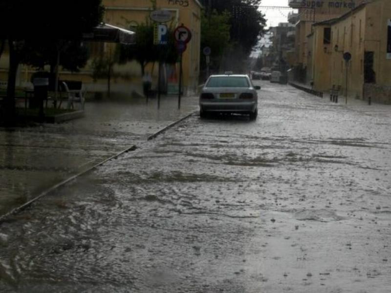 Λόγω της κακοκαιρίας απεγκλωβίστηκαν 1.000 άτομα στο Δρέπανο της Αχαΐας