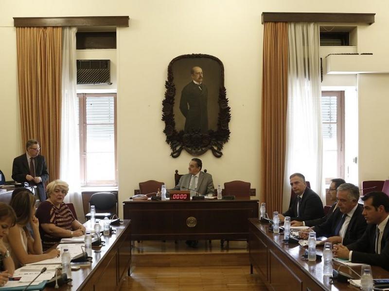 Άρση της ασυλίας Πολάκη εισηγείται η επιτροπή Δεοντολογίας στη Βουλή