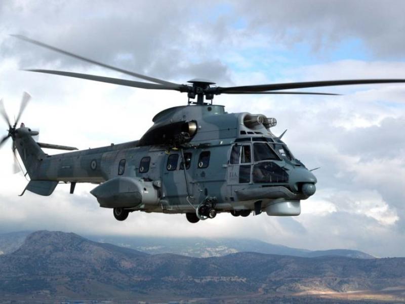 Ελικόπτερο Super Puma μετέφερε μητέρα και το νεογνό της από τη Σίφνο στην Αθήνα