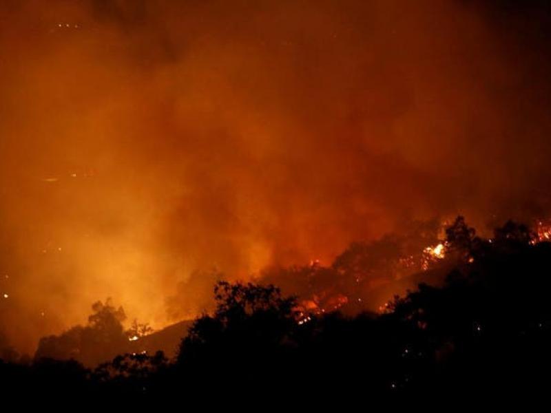 Φλέγεται η νότια Γαλλία - Πάνω από 2.500 κατασκηνωτές απομακρύνθηκαν