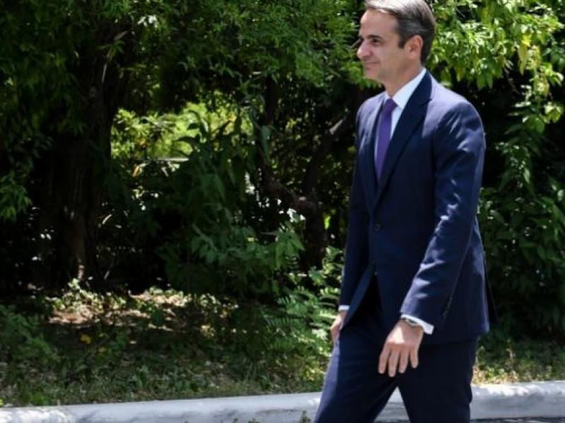 Μητσοτάκης προς υπουργούς: Όχι προσλήψεις συγγενών, θα μειωθούν οι γραμματείες και οι μετακλητοί