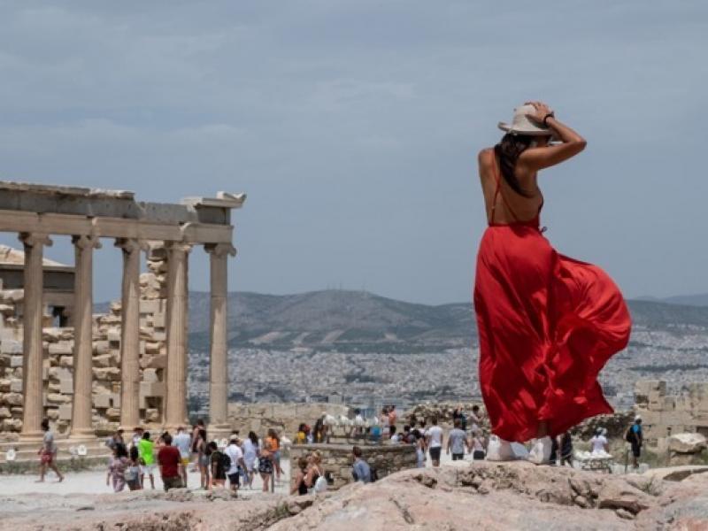 Οδηγίες του υπουργείου Τουρισμού για τους ξένους επισκέπτες