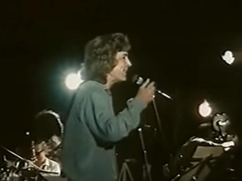 Σαν σήμερα πριν 36 χρόνια: Το θρυλικό πάρτι του Λουκιανού Κηλαηδόνη στη Βουλιαγμένη (Εικόνες-Βίντεο)