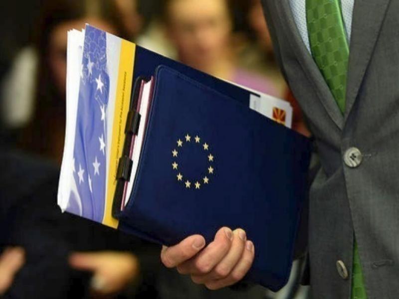 Συναντήσεις εκπροσώπων των θεσμών με υπουργούς