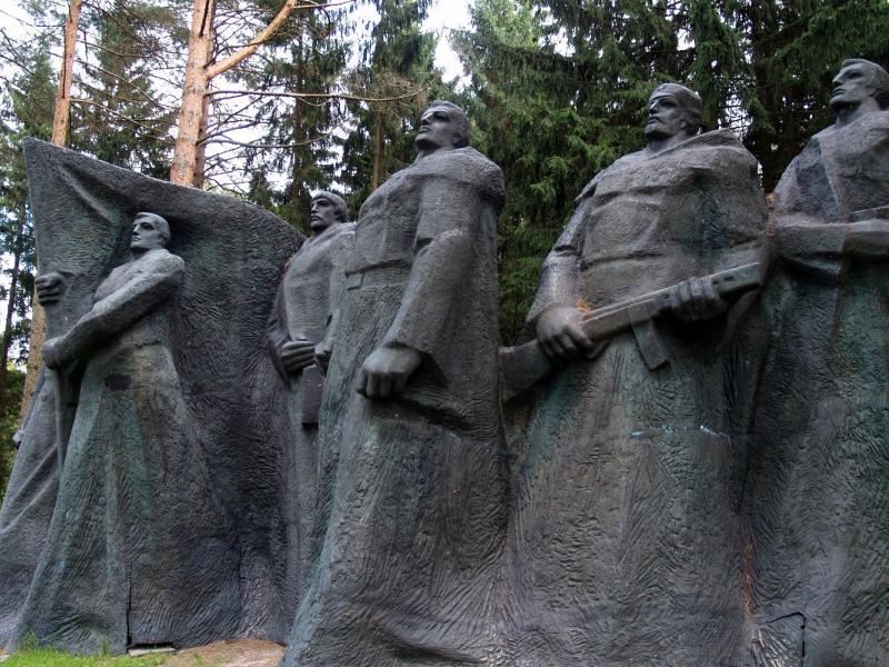 αγάλματα σοβιετικού τύπου