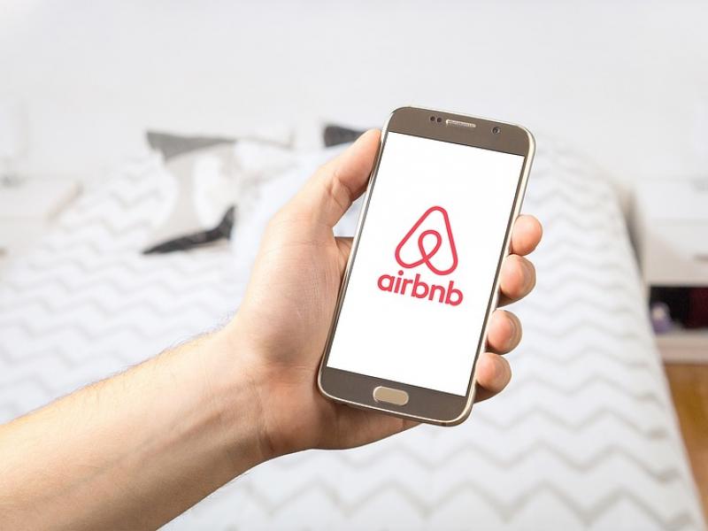 airbnb σπίτια