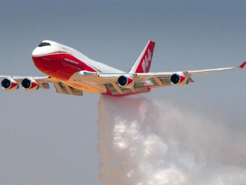 Boeing 747 Supertanker