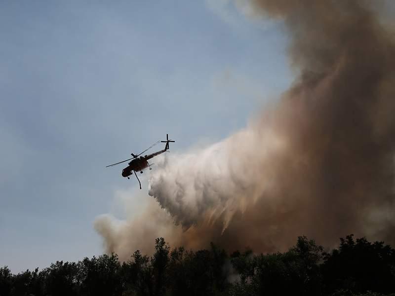 Εύβοια: Περιορισμένη σε χαράδρα η φωτιά, μακριά από το χωριό Πλατανιά
