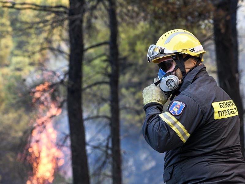 Πάτρα - Σε ύφεση η φωτιά στην Κλειτορία Καλαβρύτων