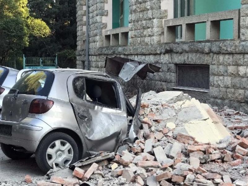 αυτοκίνητα σεισμός αλβανία