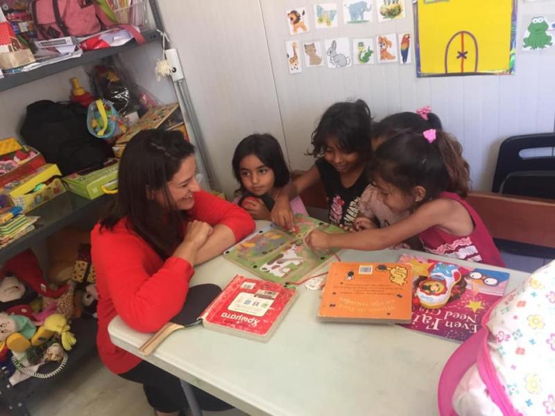 Λέρος: Τις δομές προσφύγων επισκέφθηκε η υπουργός Παιδείας