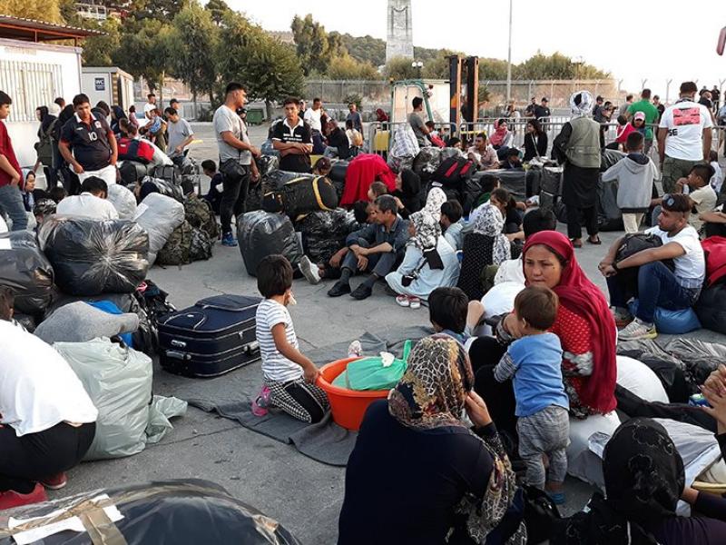 Ξεκίνησε η μεταφορά 1.500 αιτούντων άσυλο από τη Μόρια, ανέτοιμη η Βόρεια Ελλάδα