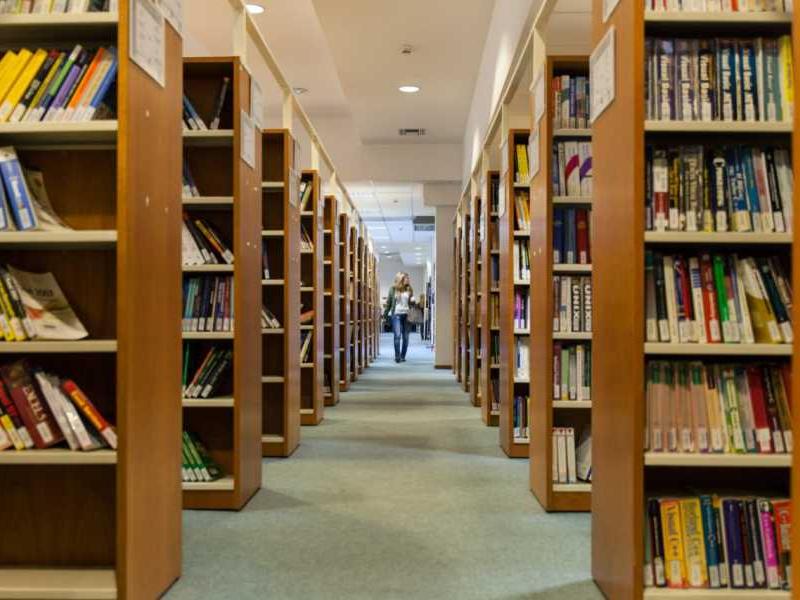 Αποσπάσεις εκπαιδευτικών σε δημόσιες βιβλιοθήκες και γενικά αρχεία του κράτους