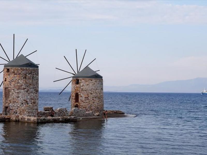 ανεμόμυλοι θάλασσα αίθριος καιρός