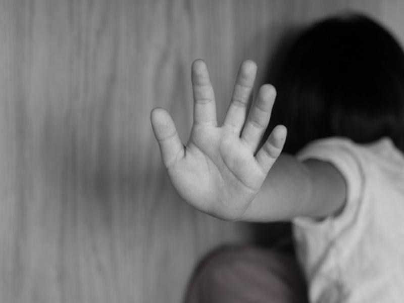 Καμπάνια του υπουργείου Παιδείας: «Ένα στα πέντε για την παιδική σεξουαλική κακοποίηση»