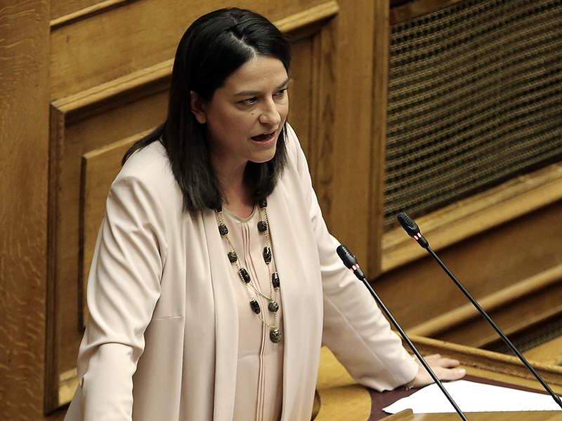 Παρέμβαση Κεραμέως στη Βουλή: Τα κενά στη δευτεροβάθμια είναι λιγότερα από πέρυσι, στην πρωτοβάθμια παρεμφερή (Video)