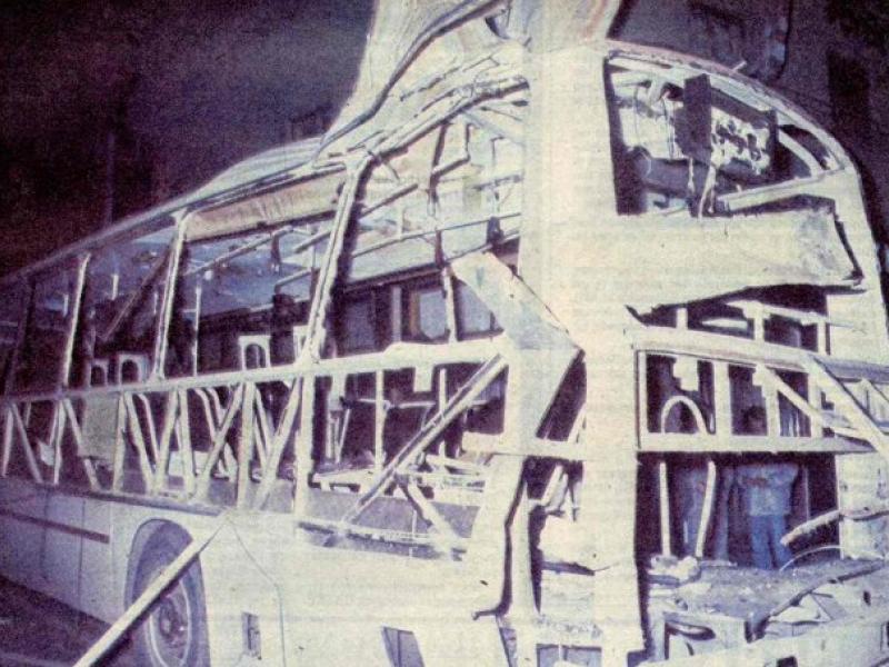 Σαν Σήμερα: Βόμβα σε λεωφορείο με μαθητές στην Αθήνα το 1985