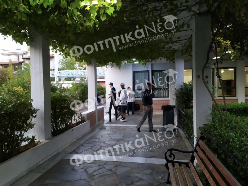 Φυγάδευσαν τον ράπερ NiVo από το Πανεπιστήμιο Δυτικής Αττικής
