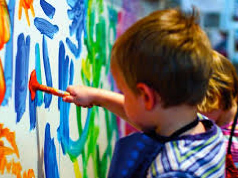 Πώς να ερμηνεύσετε τις ζωγραφιές και τις χρωματικές προτιμήσεις των παιδιών σας