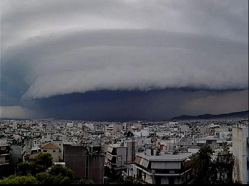 Shelf cloud