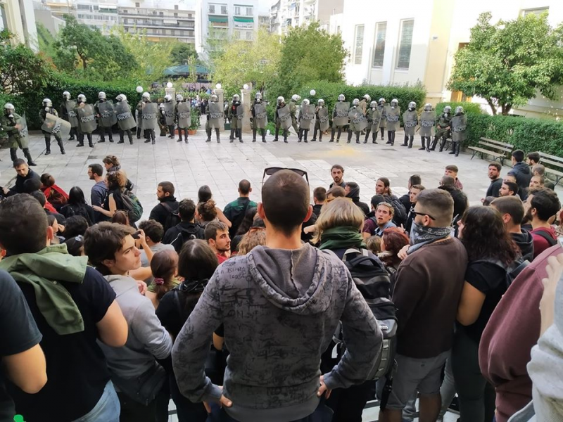 Αγωνιστική Παρέμβαση Εκπαιδευτικών ν. Ηρακλείου: Καταδικάζουμε την εισβολή των αστυνομικών δυνάμεων στην ΑΣΟΕΕ