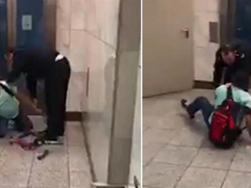 Σάλος με τη σύλληψη μικροπωλητή στο μετρό: Φιλούσε τα πόδια του αστυνομικού (Video)