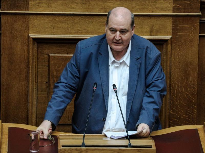 Φίλης για ΑΕΙ: Στόχος η εφαρμογή της ίδιας πολιτικής σε άλλους χώρους