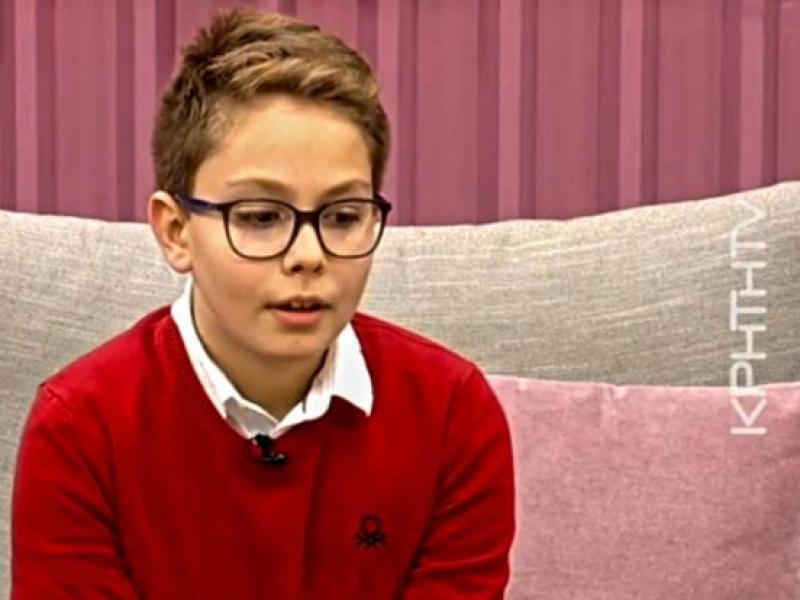 Γιώργος Φραγκιαδάκης: Συγγραφέας… ετών 11 στην πρώτη του συνέντευξη (Video)