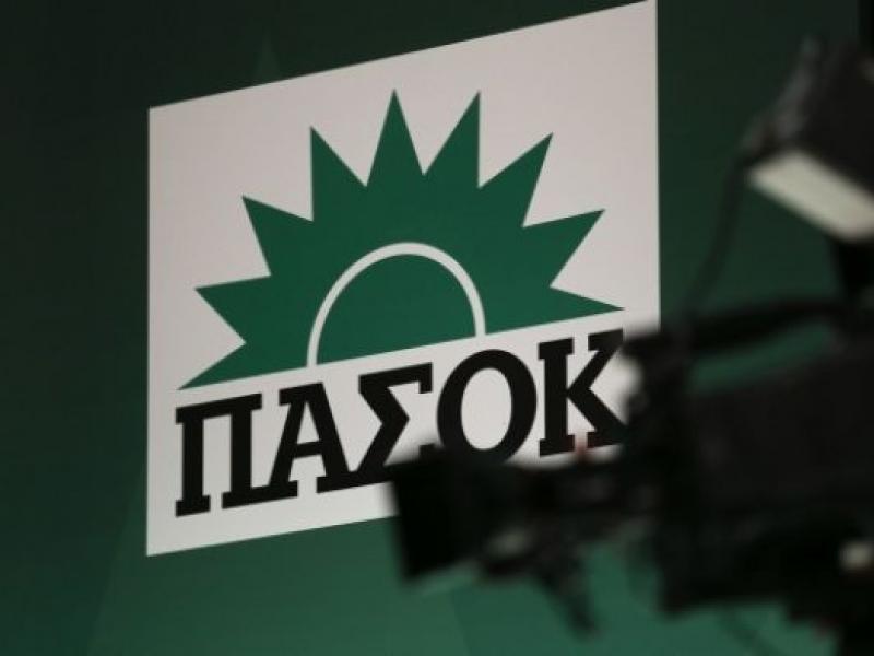 ΠΑΣΟΚ: Η μάχη των υπογραφών - Πόσες συγκέντρωσε ο κάθε υποψήφιος