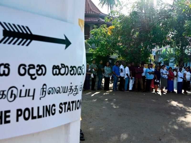 Σρι Λάνκα: Επίθεση ενόπλων σε λεωφορεία που μετέφεραν ψηφοφόρους