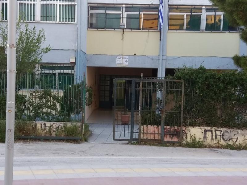 Έκρηξη στο 4ο ΕΠΑΛ Πάτρας – Τραυματίστηκαν καθηγήτρια και μαθήτρια